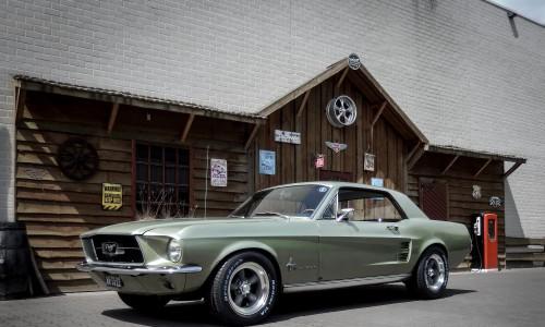 1967 Ford Mustang + VN105 1.jpg