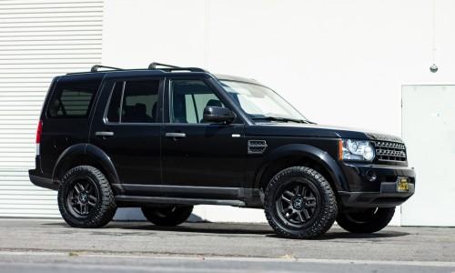 Land Rover Discovery LR4 - Black Rhino Barstow wheels