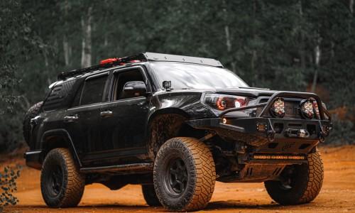 Toyota 4Runner - Black Rhino Rumble 17 inch gunmetal black truck wielen velgen